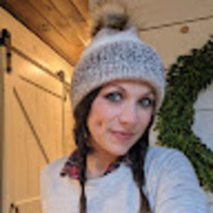 Meet your Posher, Cassandra